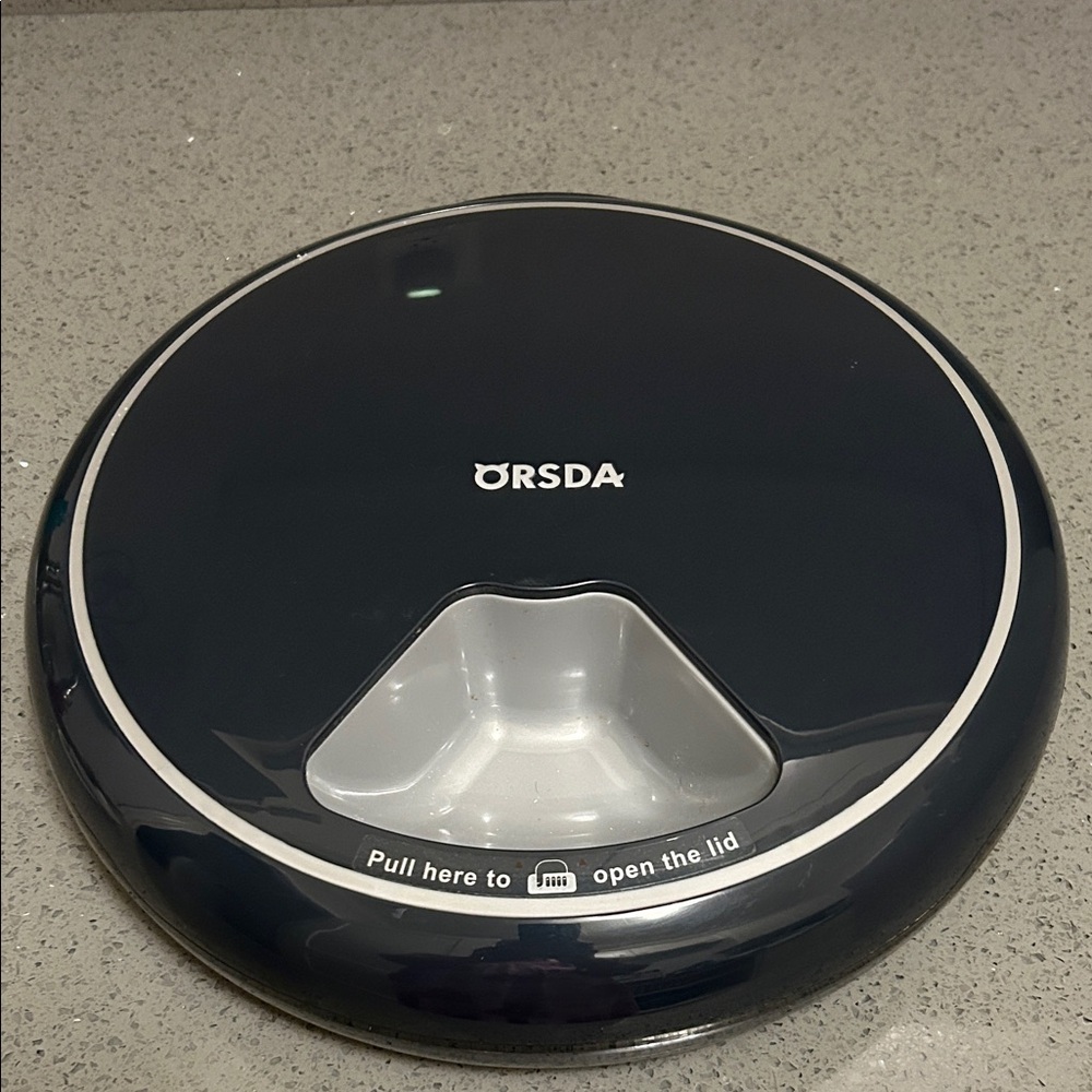 Orsda 5 compartment timed pet feeder.